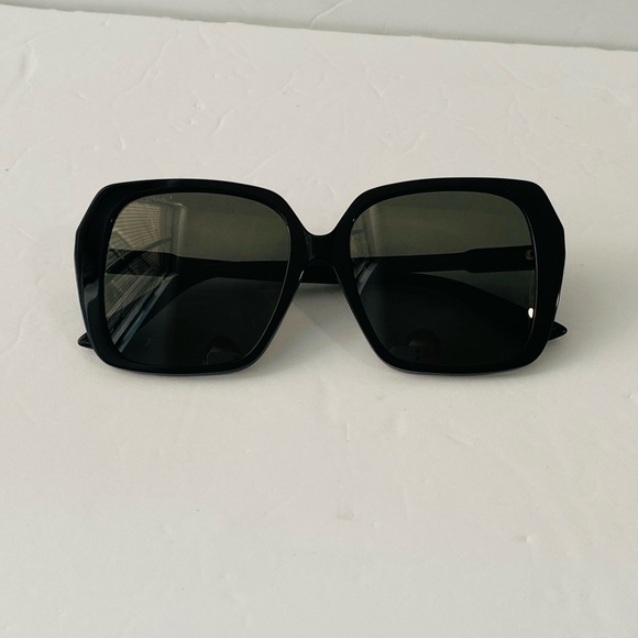 New Gucci  Women’s Square Ladies Sunglasses
Item No. GG0533SA 001 56 - Picture 3 of 14